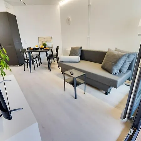 Location In Tampere! Modern Apartment, 2rooms, Kitchen And Balcony * 坦佩雷