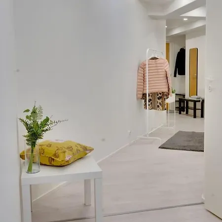 Location In Tampere! Modern Apartment, 2rooms, Kitchen And Balcony Appartement Tampere
