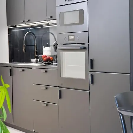 Location In Tampere! Modern Apartment, 2rooms, Kitchen And Balcony Tampere