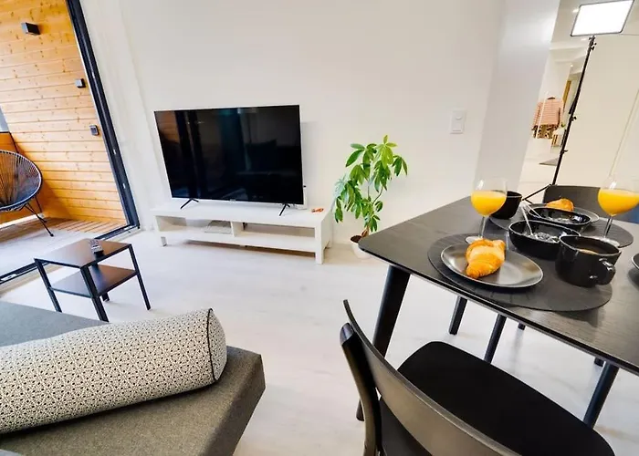 Location In Tampere! Modern Apartment, 2rooms, Kitchen And Balcony