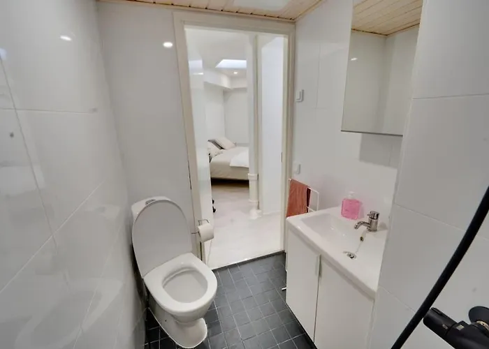 Location In Tampere! Modern Apartment, 2rooms, Kitchen And Balcony *