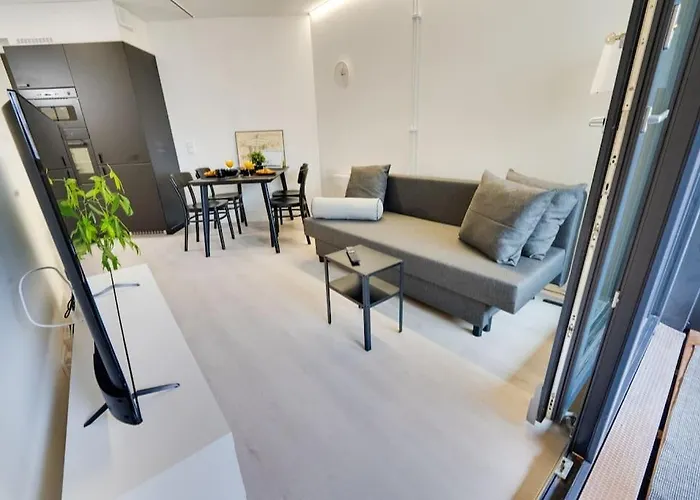 Location In Tampere! Modern Apartment, 2rooms, Kitchen And Balcony * 坦佩雷