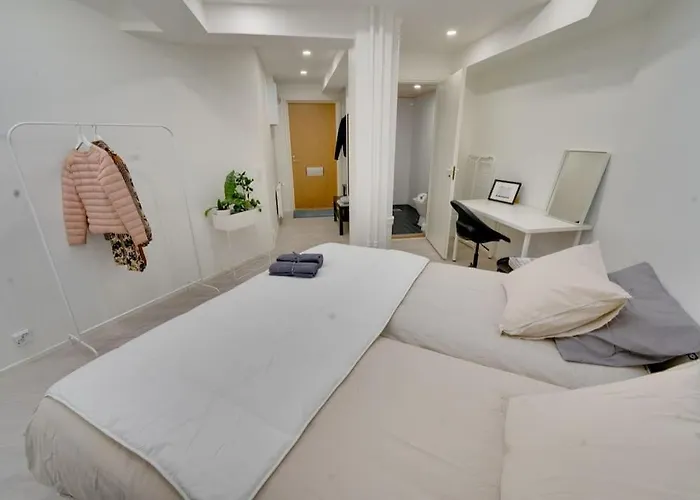 Location In Tampere! Modern Apartment, 2rooms, Kitchen And Balcony Daire